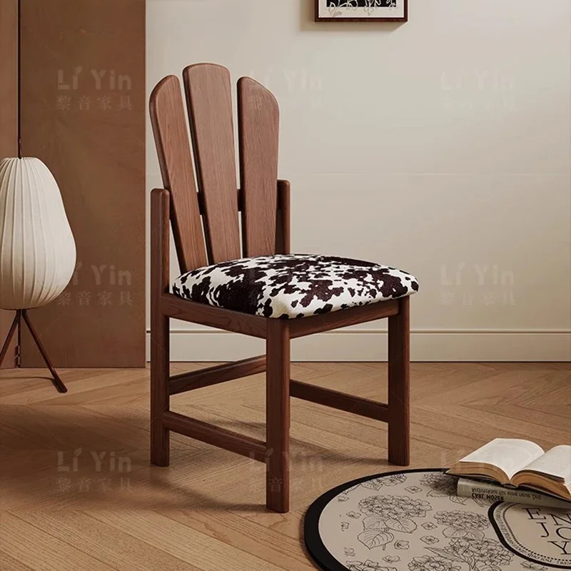 Современное дизайнерское кресло из массива дерева оригинальное для кофейни с