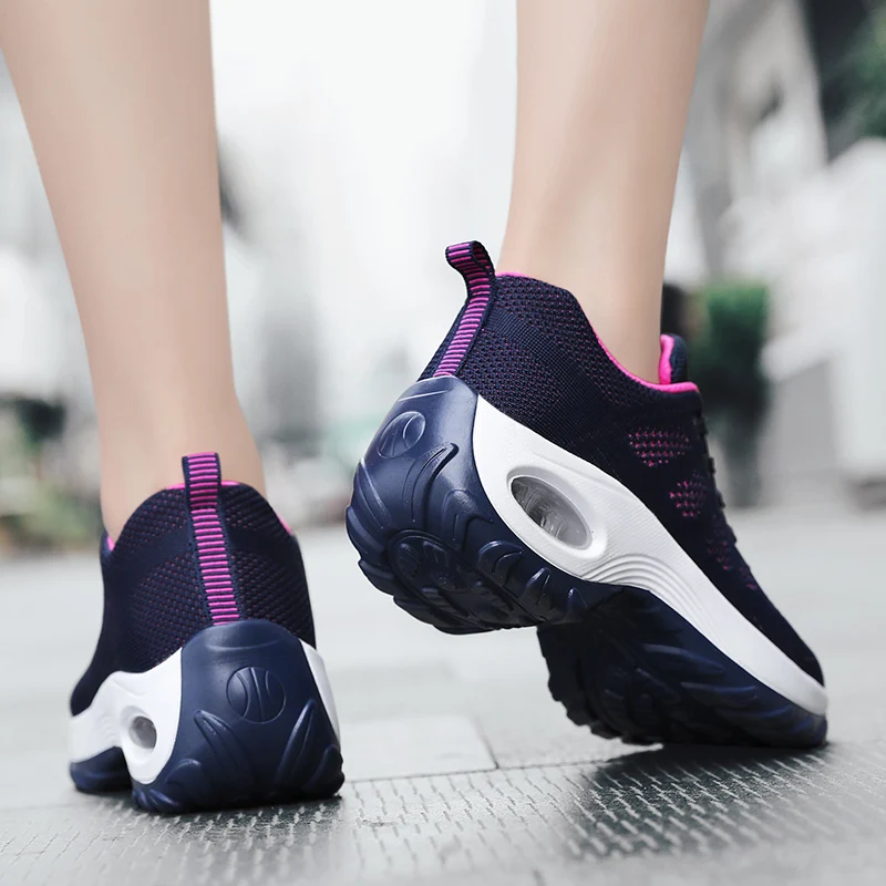Women Shoes New Lightweight Flat Shoes Zapatos De Mujer 2020 Air Cushion Non Slip Damping Chunky Black Sneakers Running Shoes