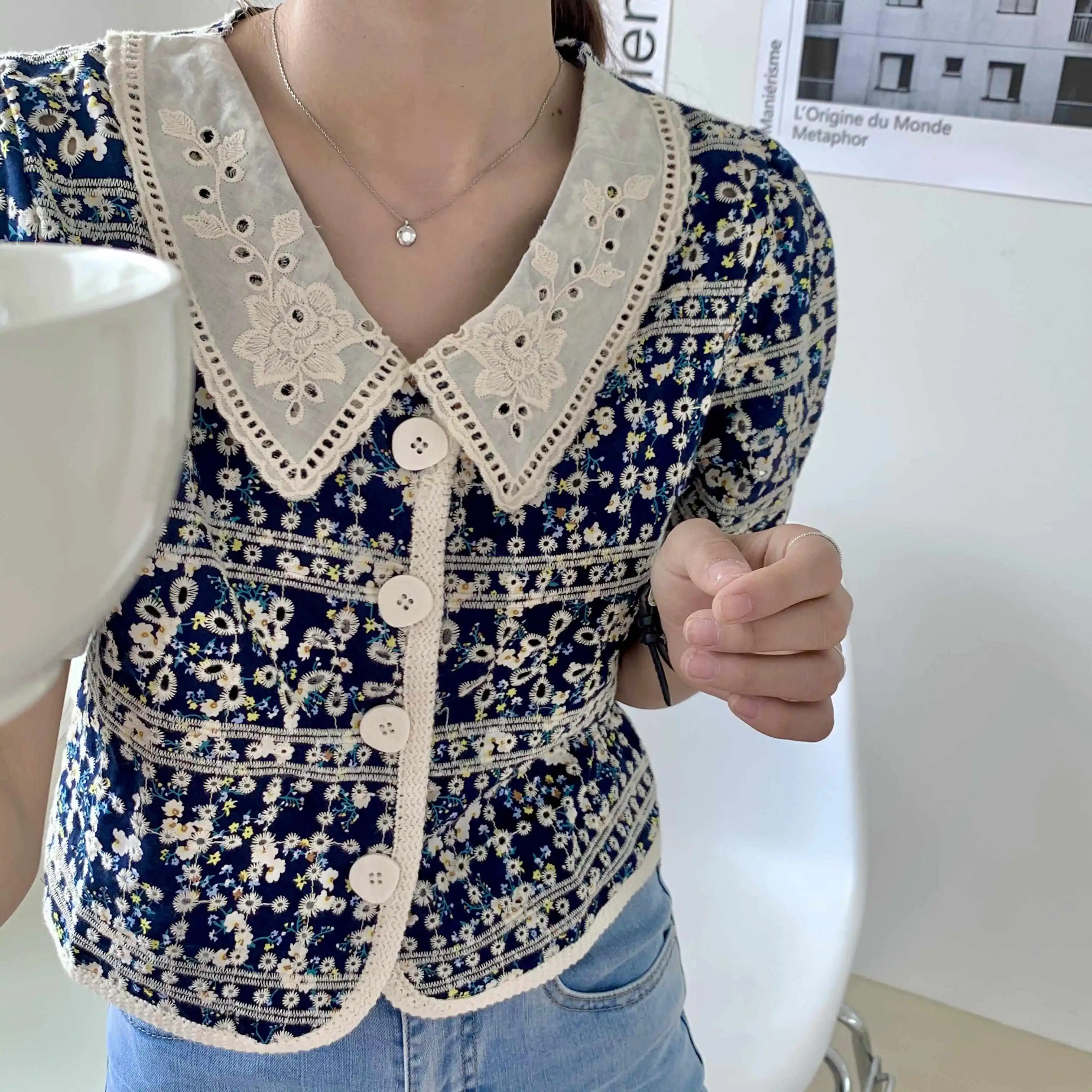 

COIGARSAM Shirt Womens Tops Vintage Floral Print Peter Pan Collar Hollow Out Women Shirts Dropshipping