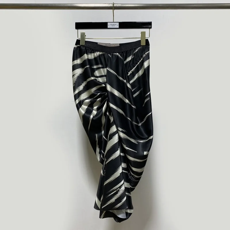 2022 Main Line Pattern Mid-skirt Slit Print Design Street Hipster Black and White Pattern Mid-length Skirt