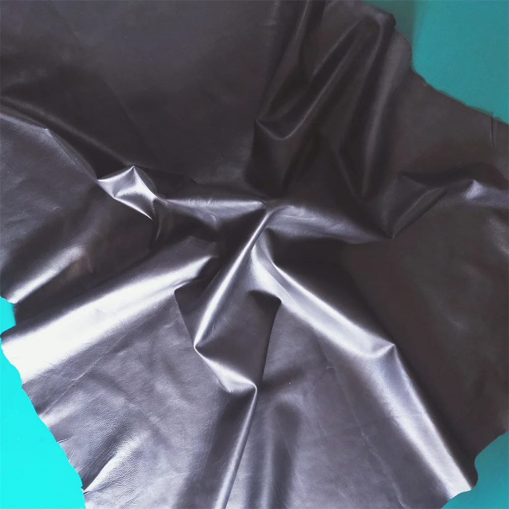 Мягкий черный материал из овечьей кожи