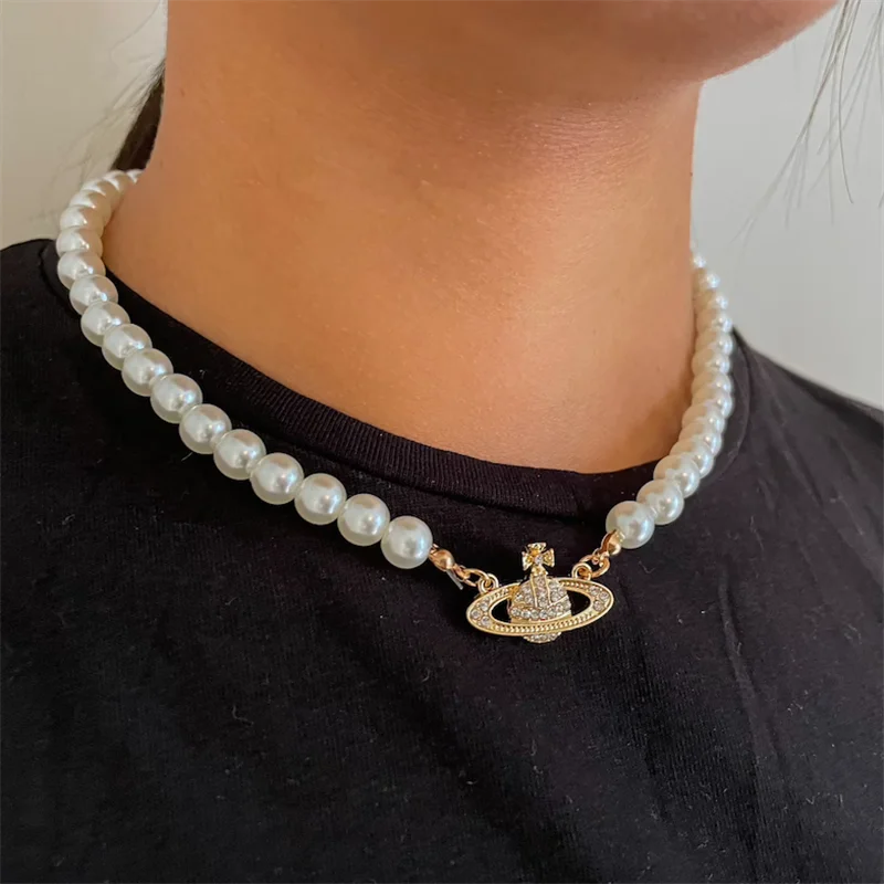 

1pcs Fashion Simple Retro Personality Creative Temperament Pearl Necklace Women's Fashion Diamond Saturn Pendant Necklace