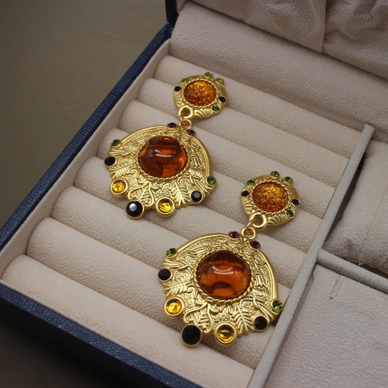 

Women's Jewelry European or American Exaggerated Gold Earrings Retro Vintage Antique Earrings Apple Green Rare Ear Clips