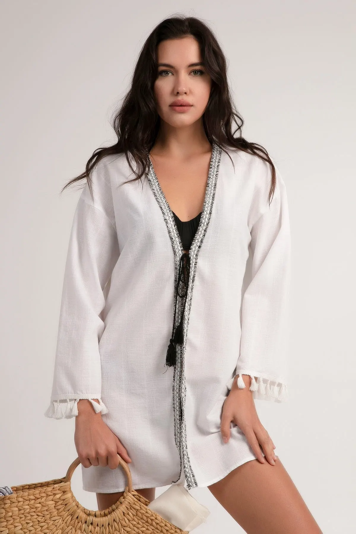 

Women's Kimono White Tassel Detailed Kimono Fashion Bathrobe For Ladies