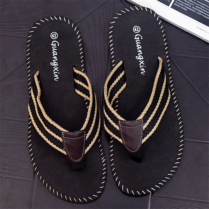 

2022 summer new men's beach sandals and slippers outdoor non-slip Korean version trend couple personality flip flops
