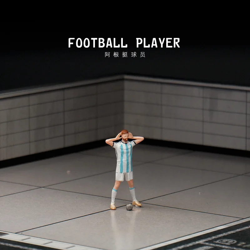 

1: 64 Doll Handmade Footballer Lion Mes Colored Figure for Diorama