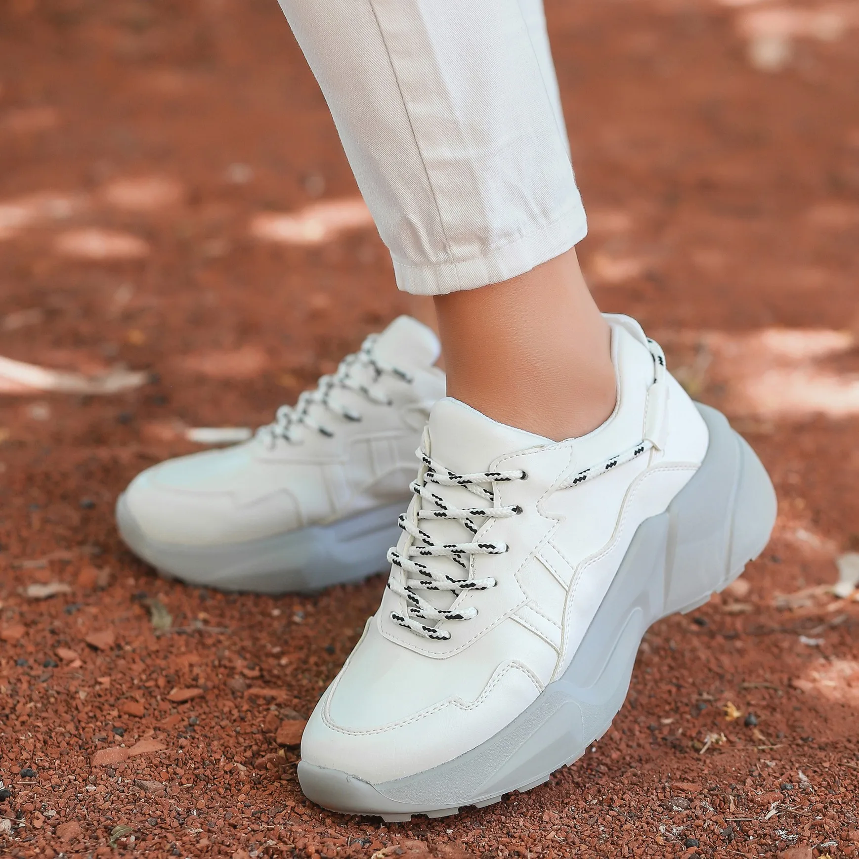 

Silio White Skin Gray Bottom Sports Shoes