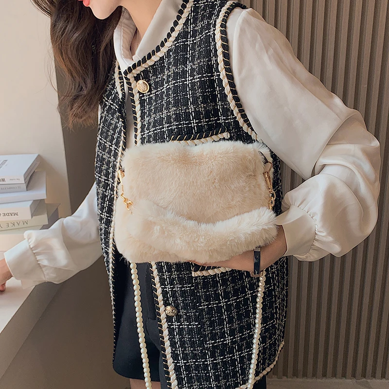 Small Plush Tote Bags For Women 2022 Winter Soft Fluffy Messenger Bag Furry Luxury Designer Handbag Pearl Chain Fur Shoulder Bag