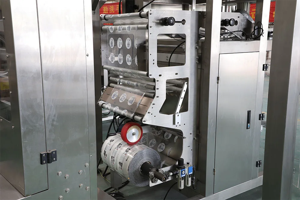 Для поставщика фабрики JINTIAN PACK пневматическая машина для упаковки карамельных