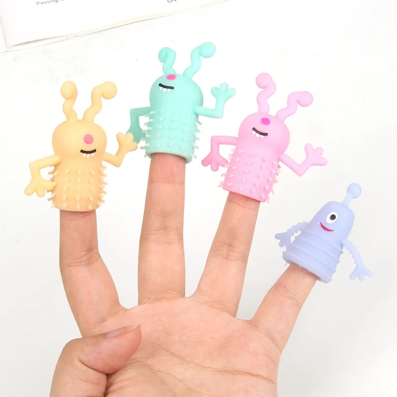 

4Pcs Finger Puppets Toys Stretchy Monster Finger Toys for Kids Role Playing Party Halloween Birthday Educational Toys Gifts