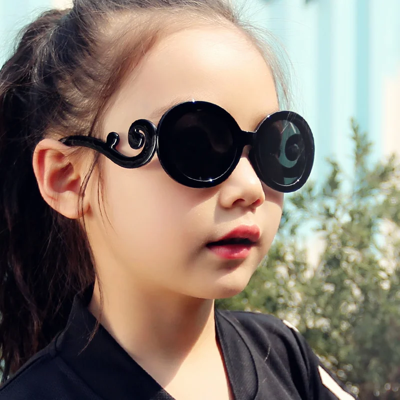 

Pudcoco Kids Retro Vintage Sunglasses Cute Anti-UV Beach Sunglasses for Photography