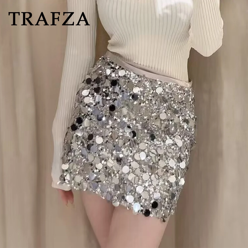 Фото TRAFZA Шикарная однотонная серебристая сексуальная мини-юбка с блестками, мода 2022, весенняя вечеринка, трапециевидная юбка с высокой талией, клубная блестящая юбка в стиле панк Y2K №2