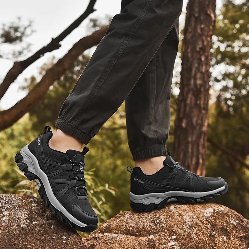 R. Xjian New Low Top Men's Outdoor Walking BreathableAnd Comfortable Sports Leisure Wear Resistant Motorcycle Climbing Shoes