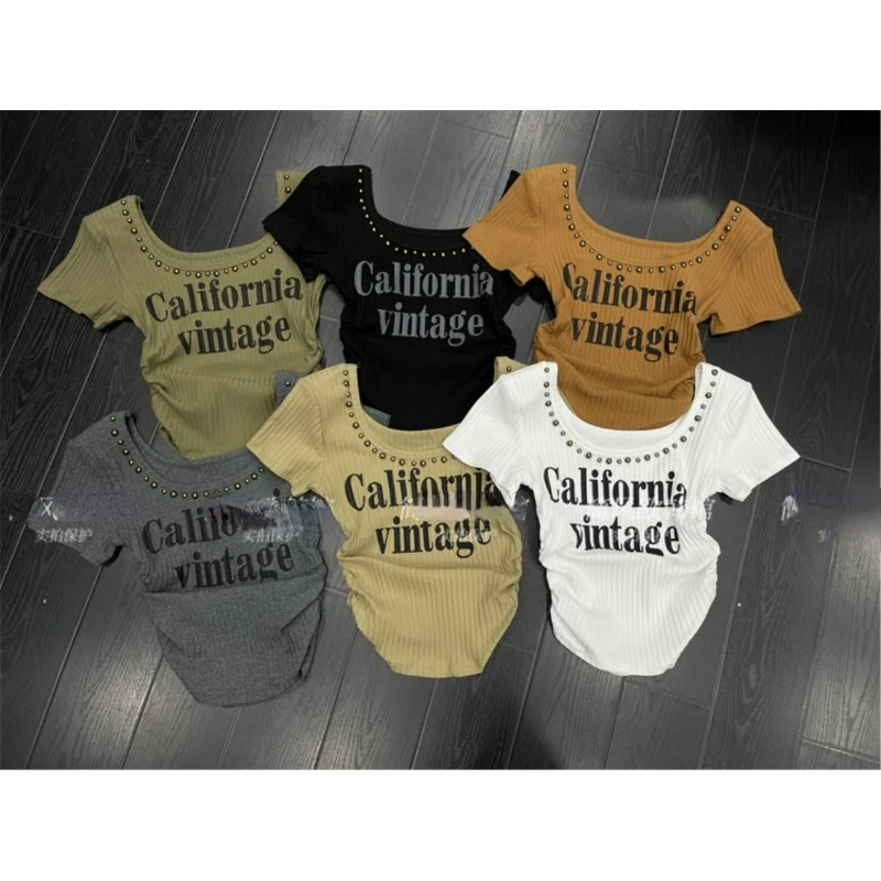 Женский укороченный топ с квадратным вырезом плиссированный заклепками и