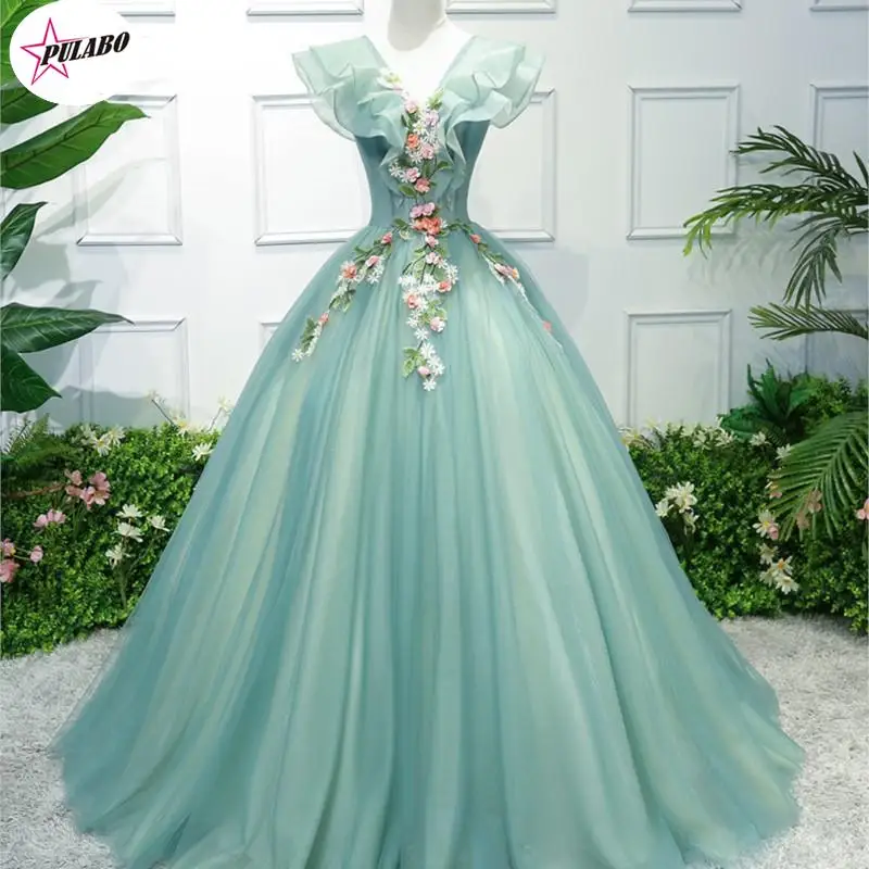 Вечернее художественное платье для выступления и сцены строгое с вышивкой дам от