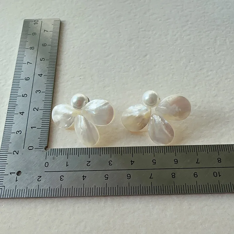 Уникальные серьги в виде ракушек и цветов элегантные серьги-гвоздики с белыми