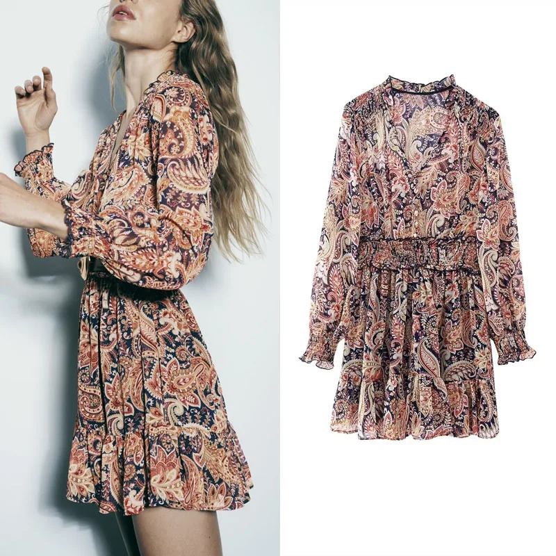 

Платье-мини женское с принтом, V-образным вырезом и оборками