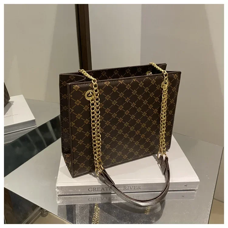 Новая сетка 2024 большая вместительная сумка-тоут с ремешком-цепочкой женская