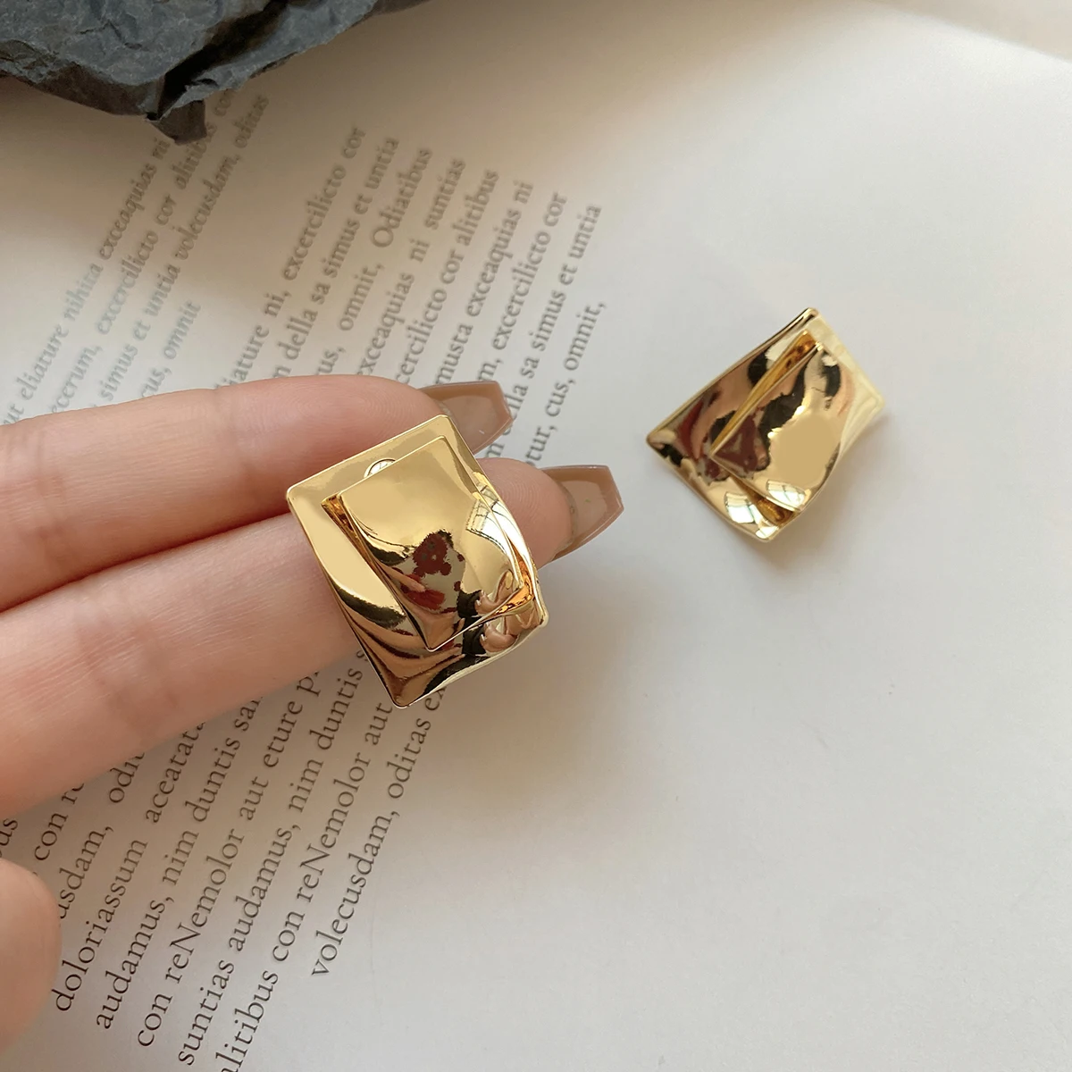 Женские винтажные медные серьги Flashbuy необычные металлические золотого и