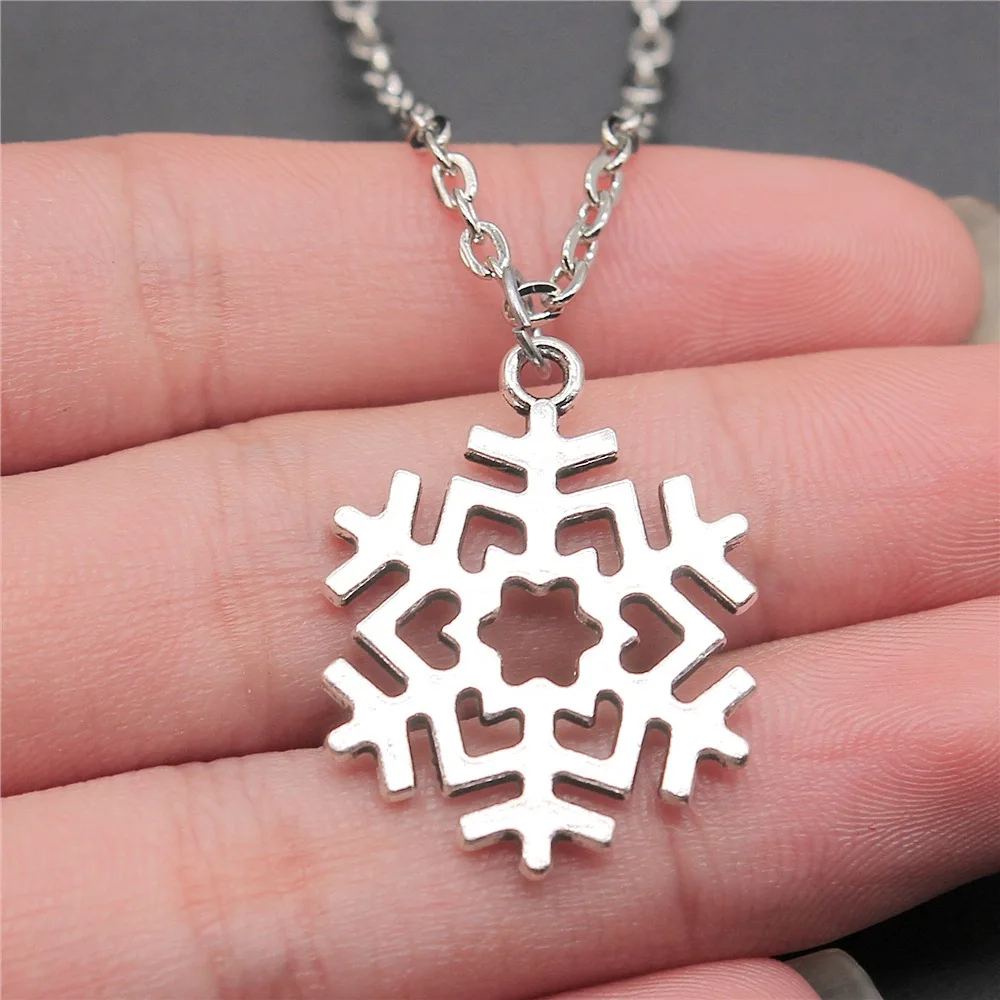 

Dropshipping 2 Colors 29x22mm Snowflake Pendant Necklace Jewelry For Women