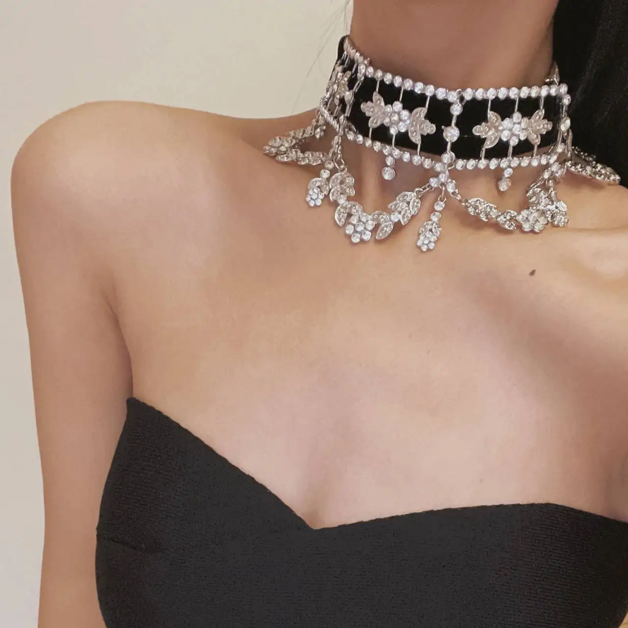 Новинка лета 2022 бархатное ожерелье Стразы с кристаллами и цветочной лентой
