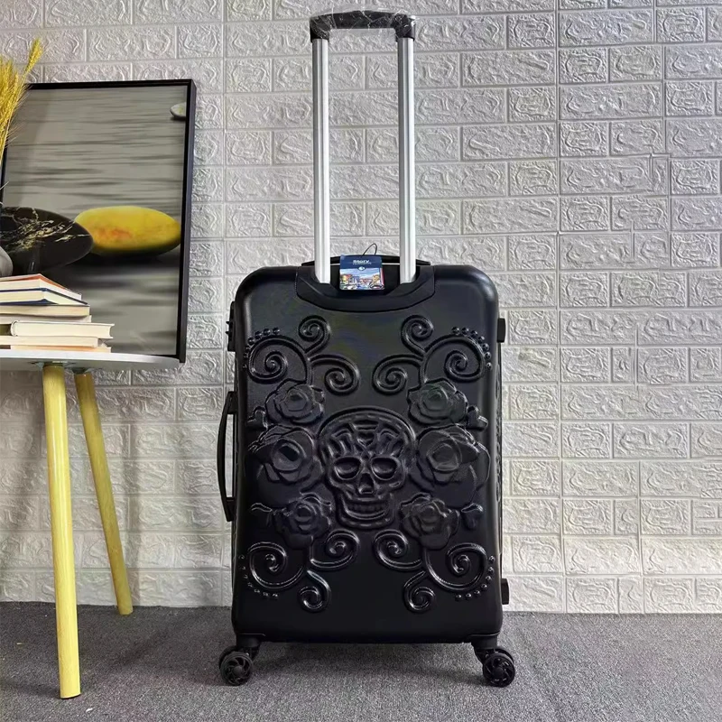 Персонализированный чемодан с черепом на колесиках