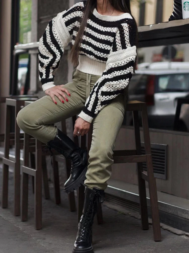 

2022 Women Fashion Black White Striped Hollow Out Knit Sweater Mujer O Neck Batwing Sleeve Crop Pullover Autumn Tops