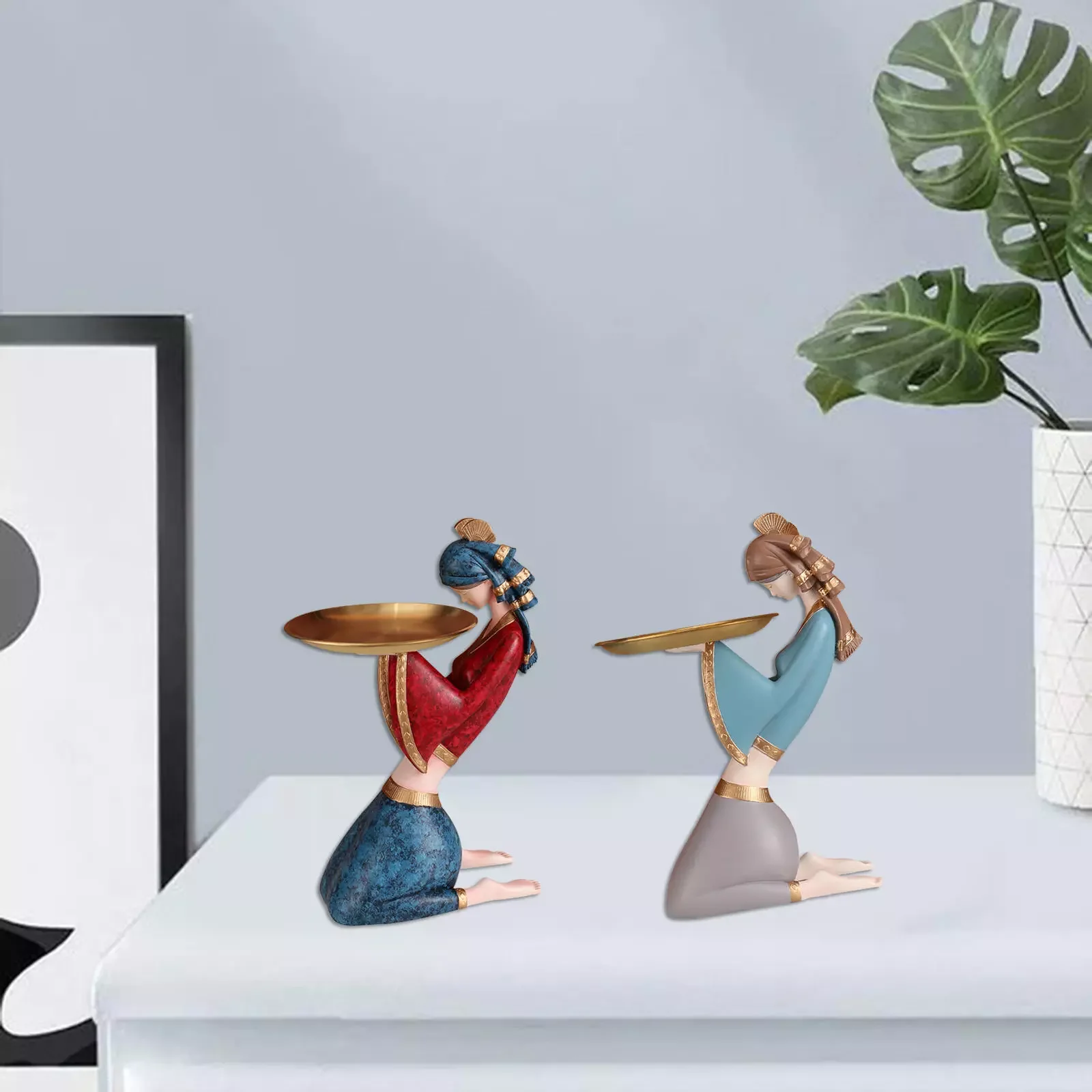

Fashion Storage Tray Figurine Organizer Resin Girls Statue for Cosmetics Jewelry Phones Xmas Decor