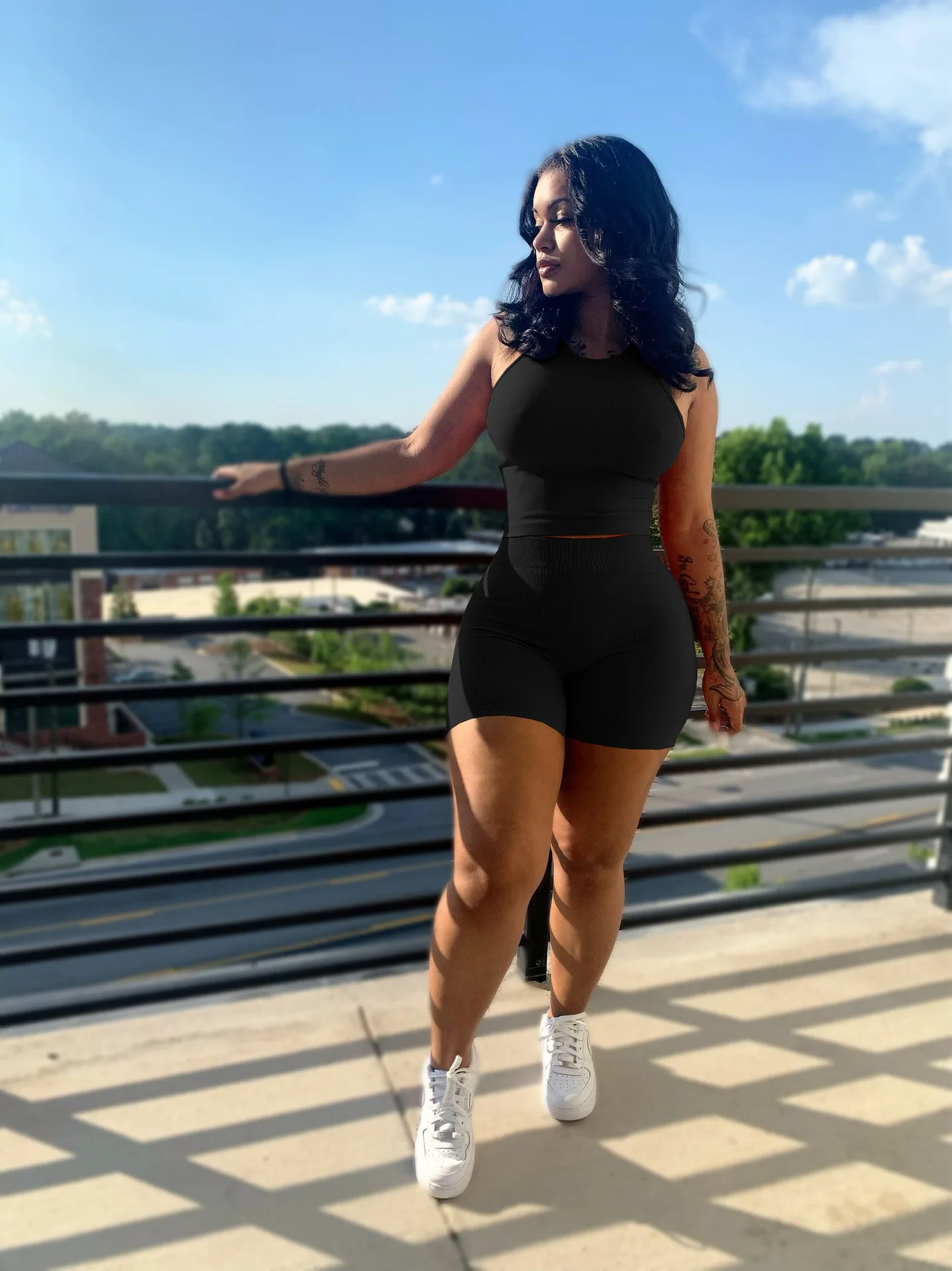 Летний модный женский комплект из двух полосок с логотипом на заказ для отдыха