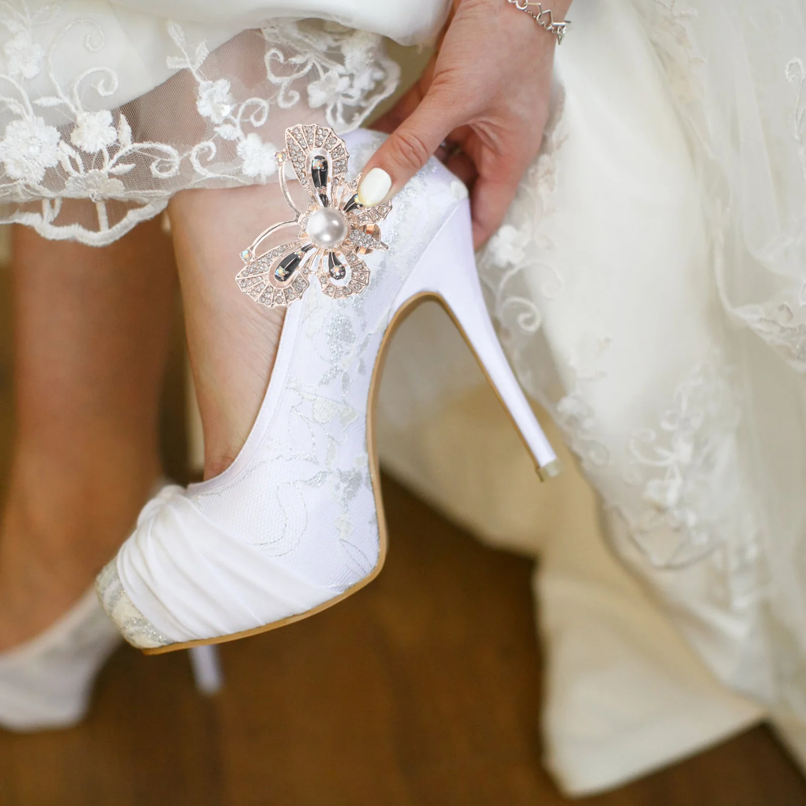 

2 Pcs Woman Work Shoes High Heels Decorative Buckle 4.7X3.7X1.5CM Golden Environmental Protection Zinc Alloy Miss