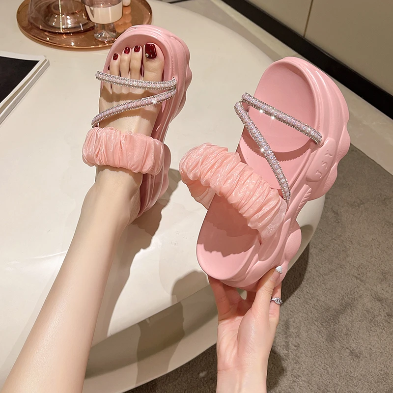 

Шлепанцы женские на плоской подошве, сланцы, модные туфли без задника на платформе, роскошные повседневные тапки из мягкого полиуретана, дл...