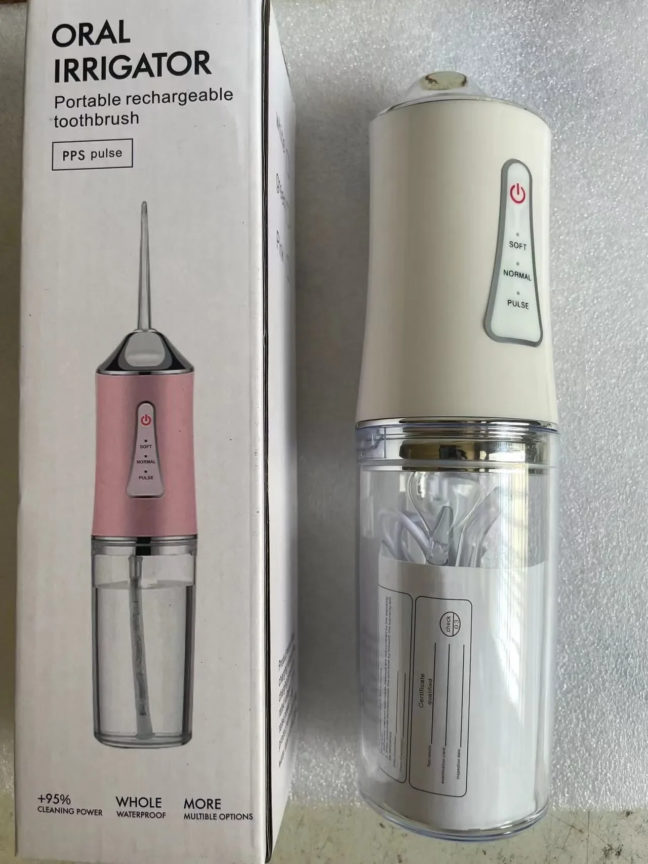 Ирригатор для полости рта с аккумулятором 4 наконечника 220 мл 3 режима IPX7