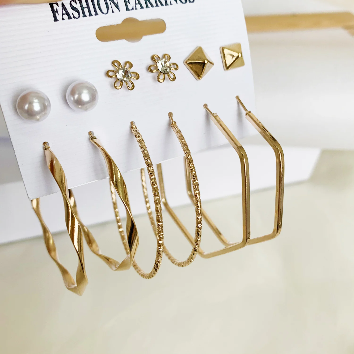 

Punk Metal Circle Hoop Flower Pearl Stud Earrings Set for Women Crystal Butterfly Heart Dangle Statement Wedding Jewelry Gift