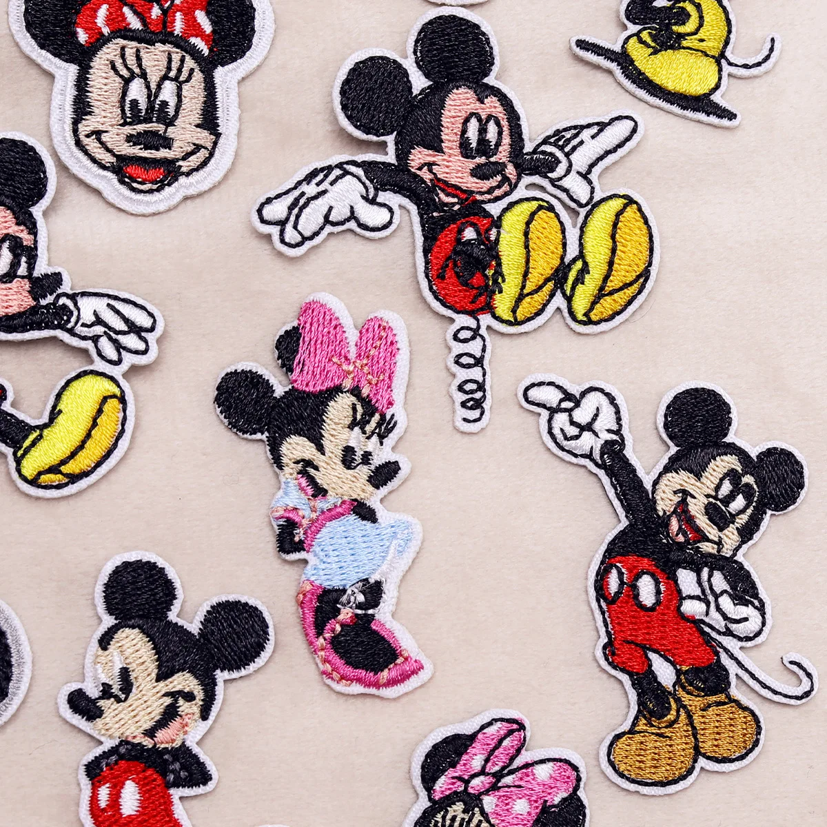 29Pcs Cartoon Mickey Mouse Minnie Patches Iron on Patch for DIY Sew Decor Clothes Hat T shirt Haftowana aplikacja na tkaninie