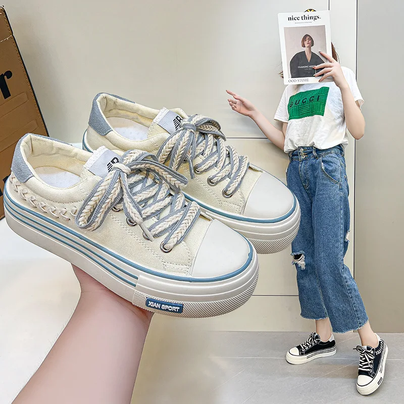 

Новинка весна-лето 2023, Женская нишевая холщовая обувь с дышащей и универсальной толстой подошвой, повседневные маленькие белые туфли для доски