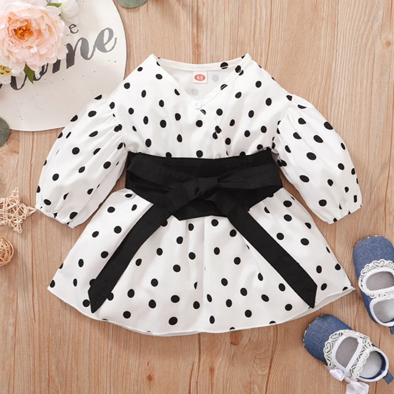 

Платье ТРАПЕЦИЕВИДНОЕ с длинным рукавом, бантом и узором в горошек