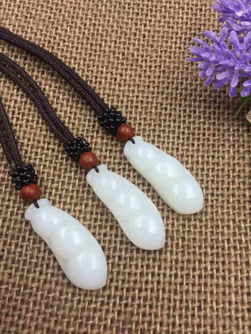 Изысканный Hetian нефрит Фортуна бобы четыре сезона мирный ювелирный кулон P0016