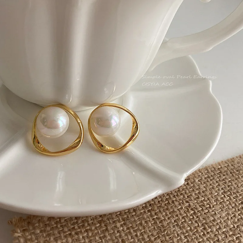 

Imitation Pearl Earring for Women Gold Color Round Stud Earrings Christmas Gift Irregular Design Unusual Earrings Bijoux Femme