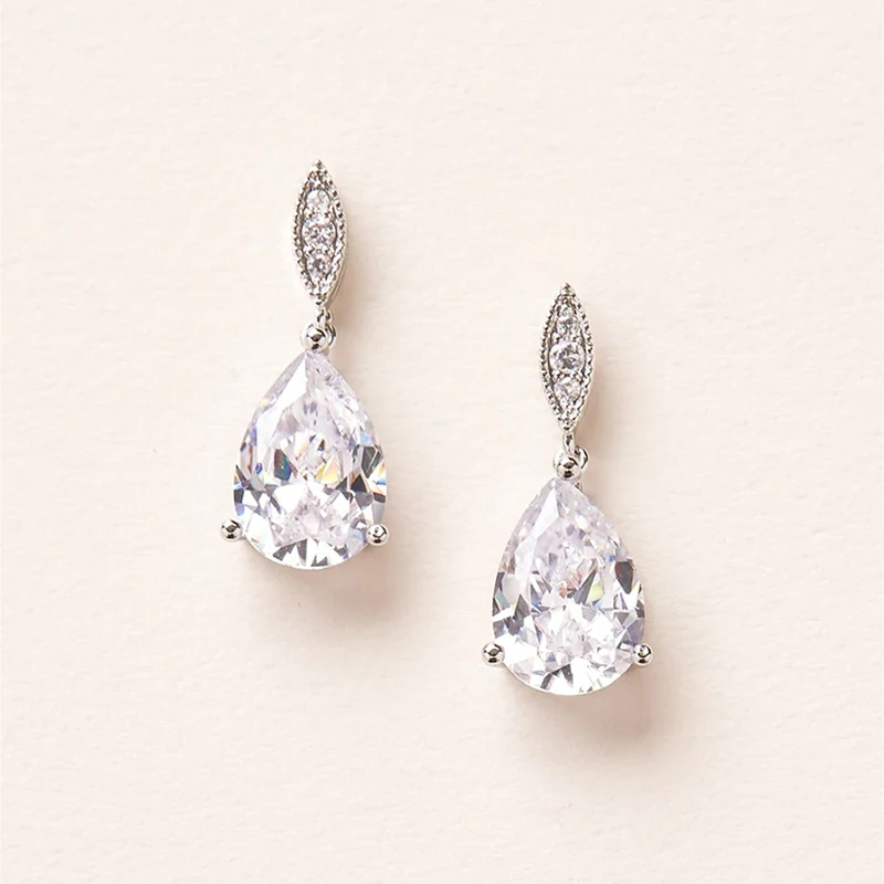 

Huitan Simple Pear Cubic Zirconia Crystal Earrings for Women Temperament Elegant Wedding Party Fashion Versatile Ladies Jewelry