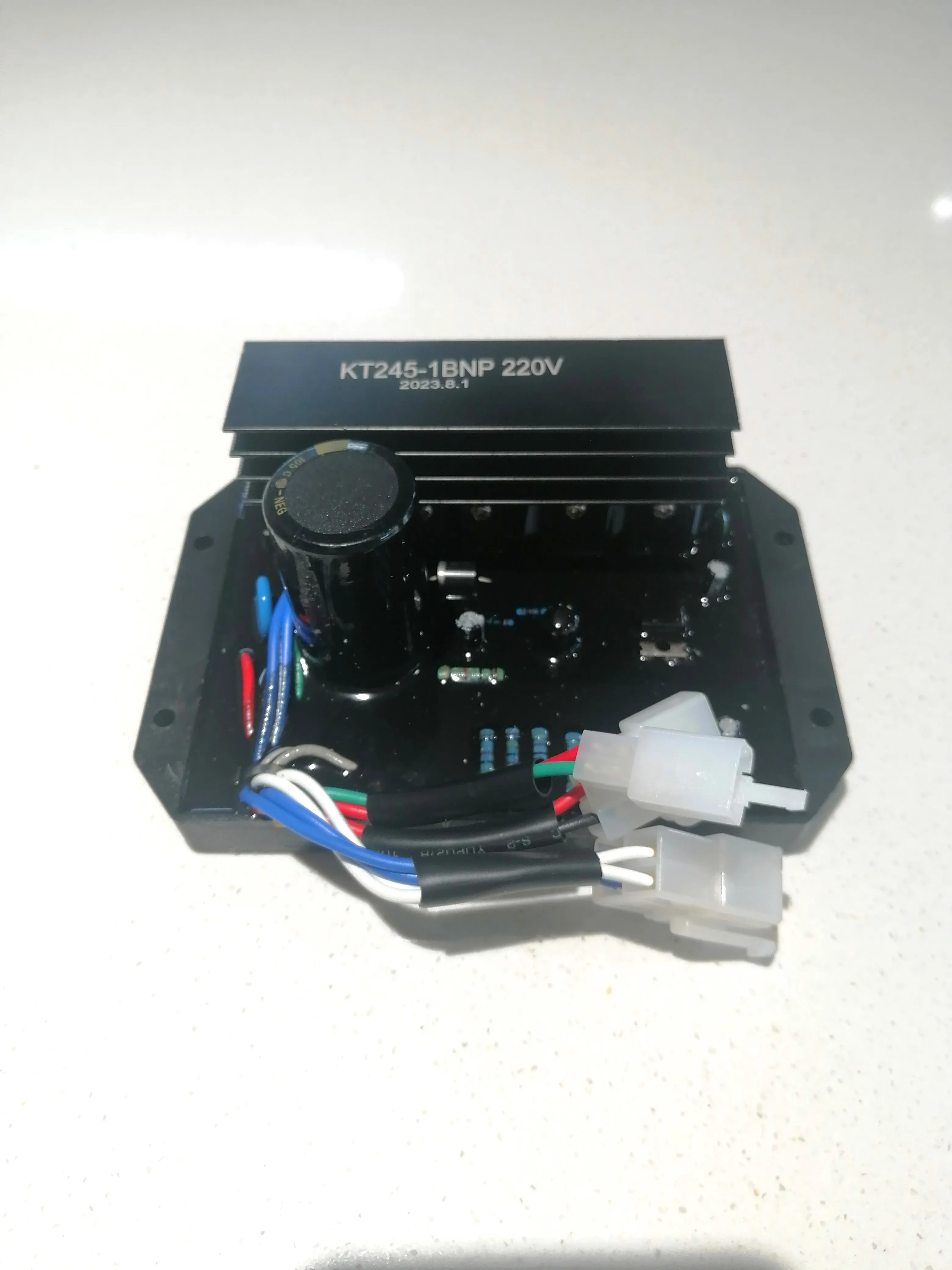 KT245-1B однофазный 110В регулятор возбуждения 8 проводов три вилки 8-15 кВт дизельный