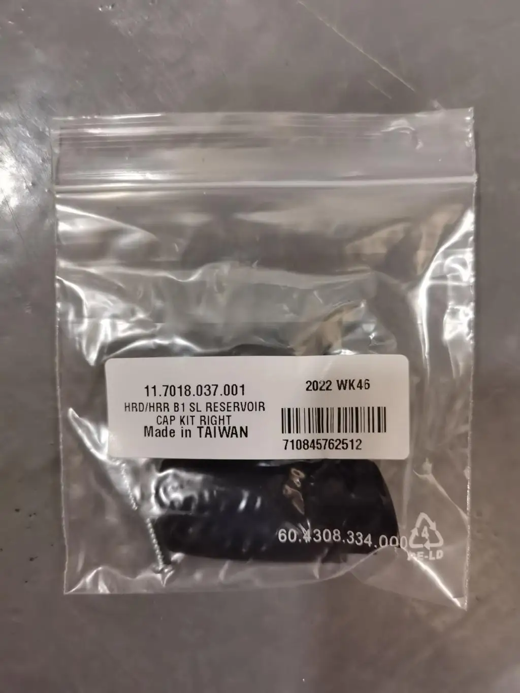 

Комплект крышек резервуара SRAM 11.7018.037.001 HRD/HRR B1 SL правый 2022 WK46