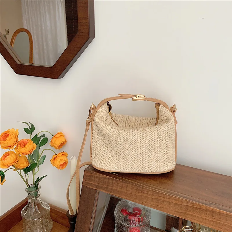 

Straw Shoulder Bags Crossbody Bag For Women New Bohemian Small Knitting Summer Purse And Handbag Vacational Bucket Beach Bags