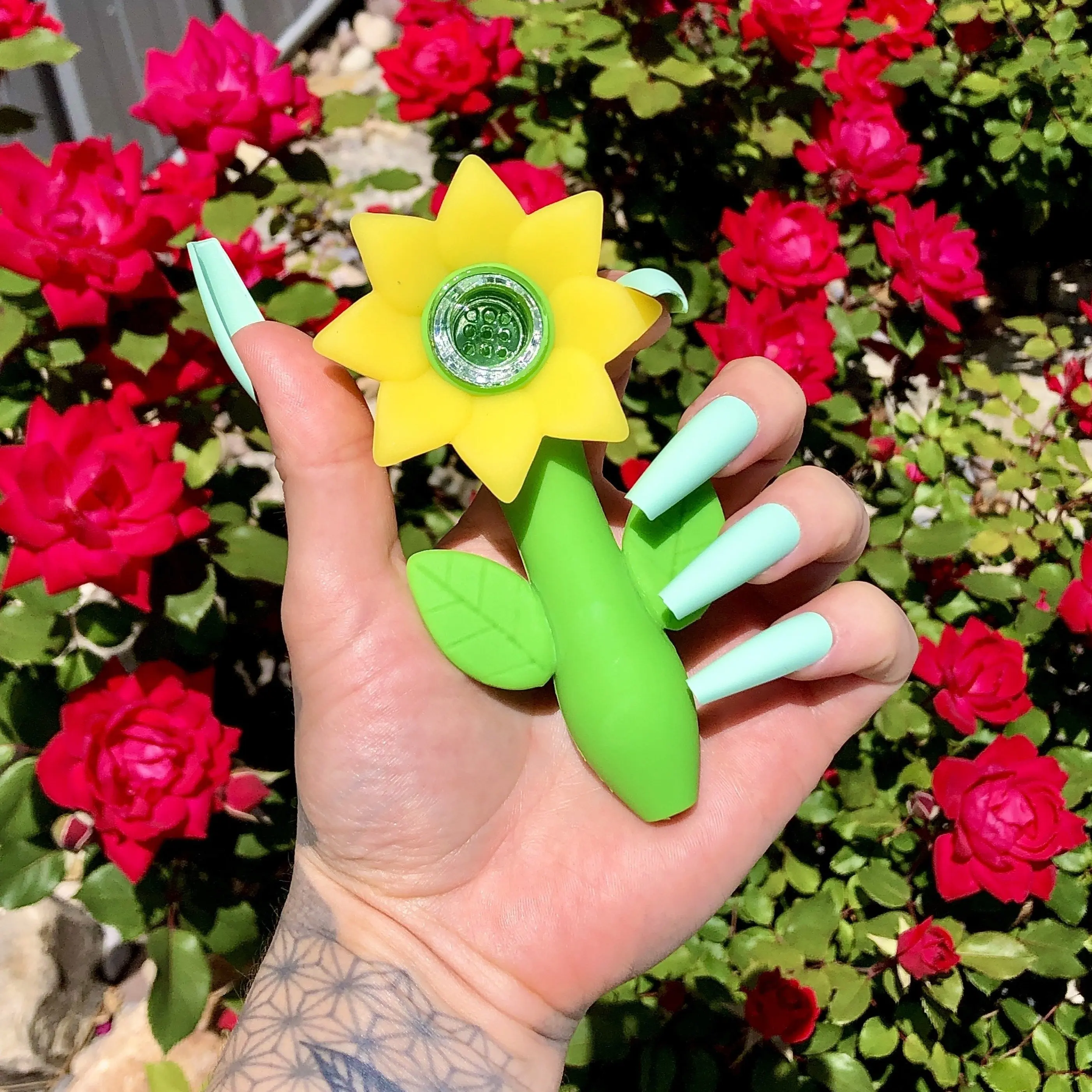 

Sunflower Silicone Smoking Pipe Novelty Tobacco Pipe