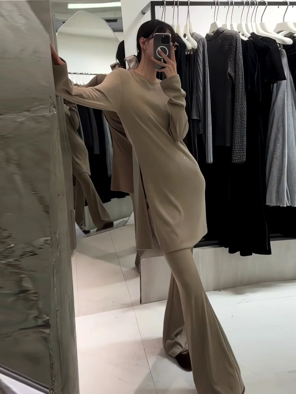 Ozhouzhan новинка осени 2025 ретро средней длины вязаный топ с разрезом широкие брюки