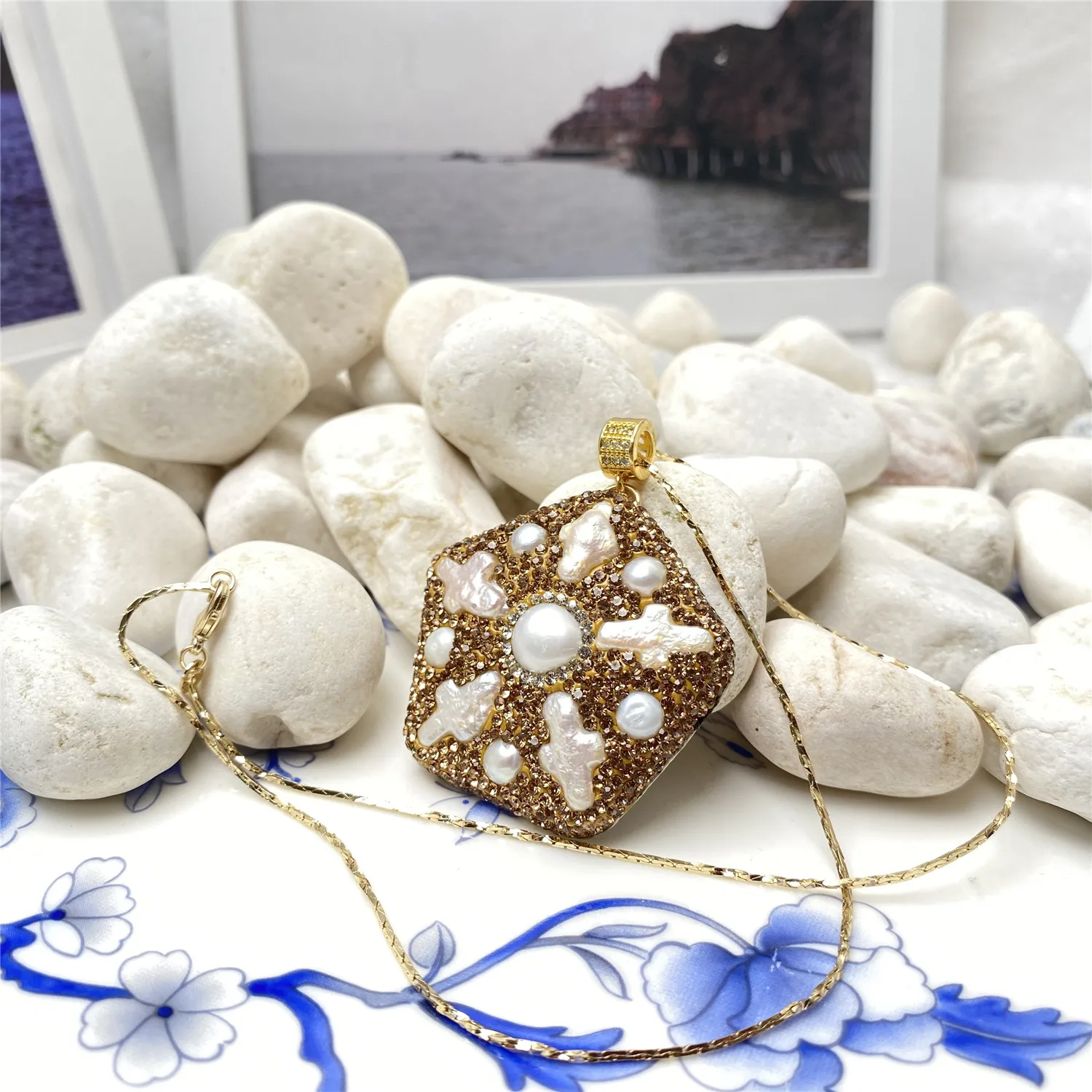 

Natural Pearl Rhinestone Ladies Personality Trend Jewelry