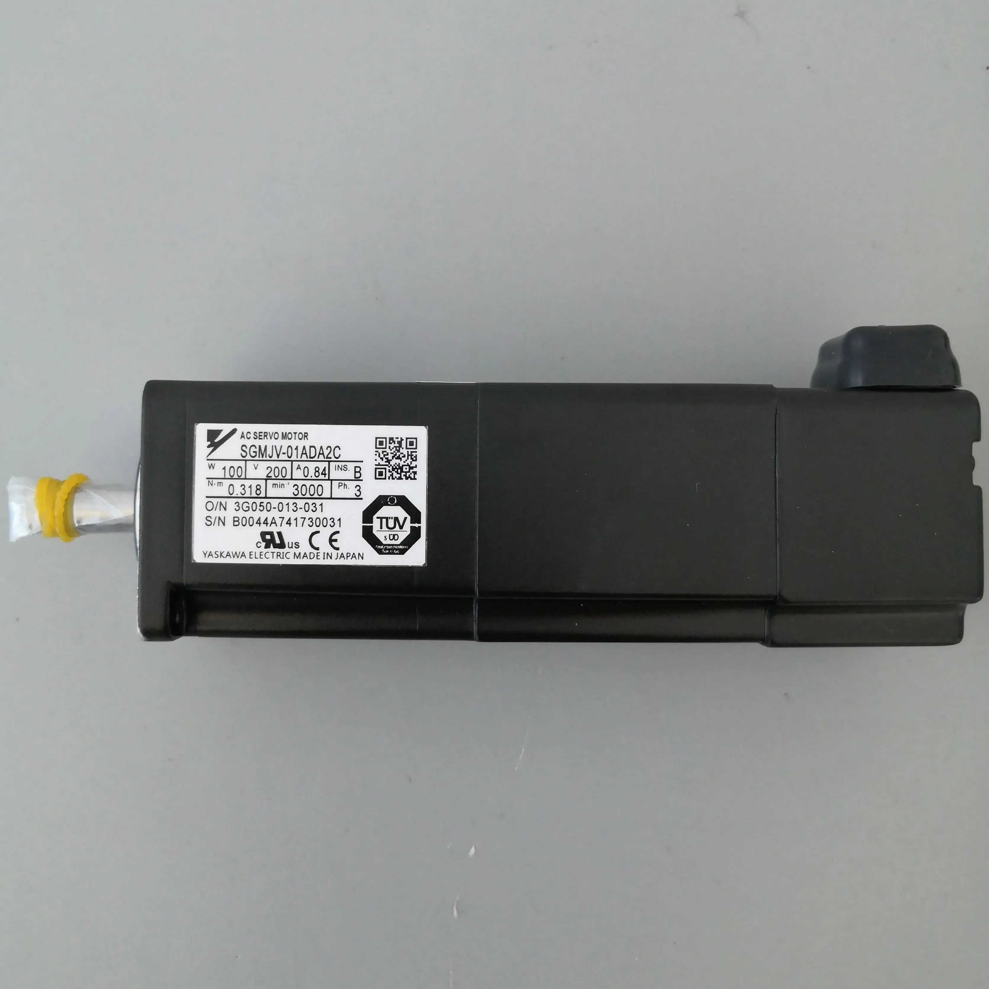 SGMJV-01ADA2C Совершенно новый серводвигатель SGMJV 01ADA2C быстрая доставка