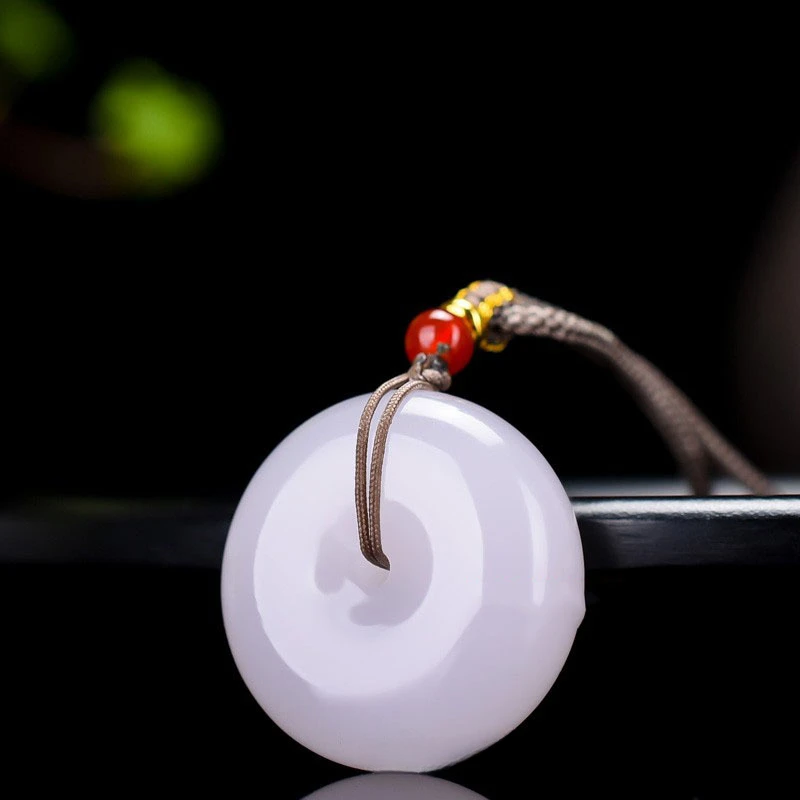 

Lotus Pink Safety Buckle Pendant for Men and Women, Simple and Versatile, Exquisite Pendant