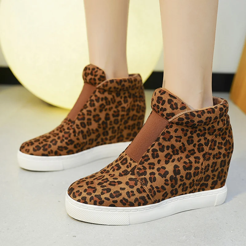 

Leopard Chelsea Wedges Boots Women Suede High Heels Shoes 2024 Fashion Platform Winter Ankle Boots Trend Goth Pumps Femme Botas