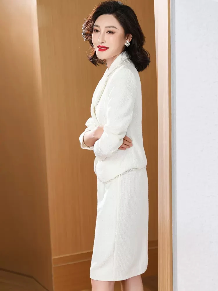 Рисунок 3 - Новинка Женщины Костюмы с белой