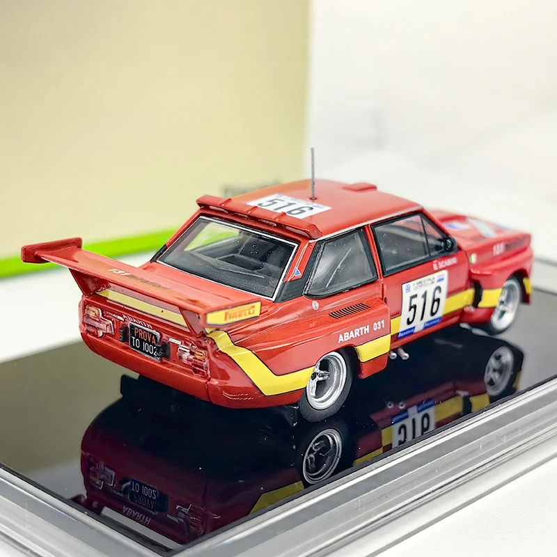 Фото Масштабная модель автомобиля Fiat Abarth 031 Bertone 1975 (1:64) из сплава, коллекционная, для детей №1